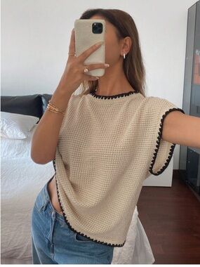 Siren Gaze Cream Knit Short-Sleeve Top with Black Trim